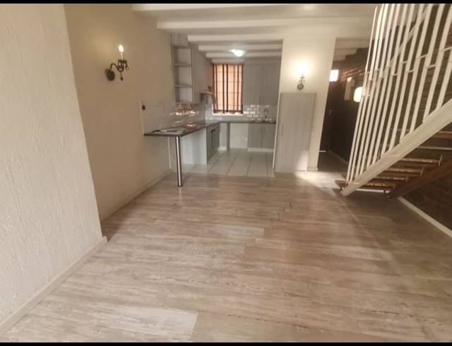 2 BEDROOM TOWNHOUSE FOR SALE IN THE HILL